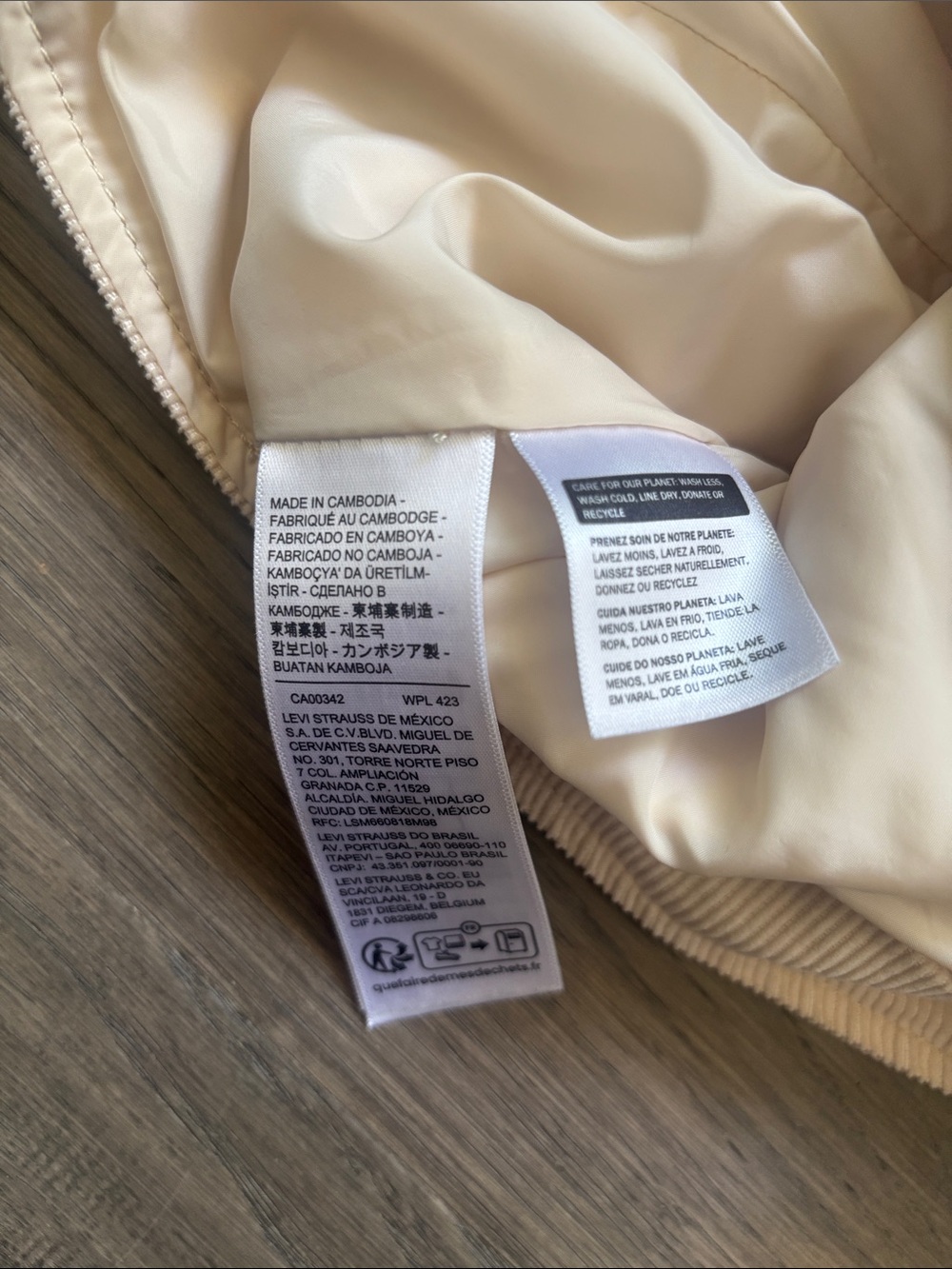 Levi's | Vintage Inspired Tailored Corduroy Vest in Ivory Cream Size Large - Picture 12 of 15